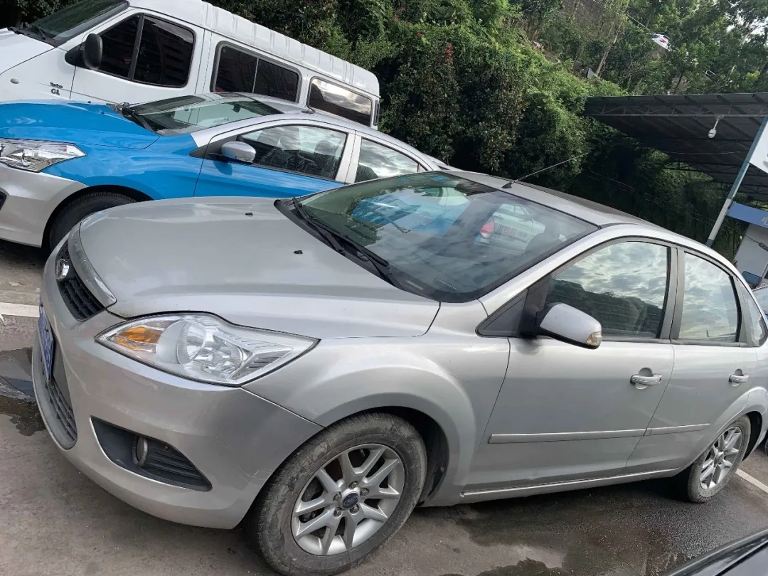 公開拍賣?？怂?、上海別克牌機動車